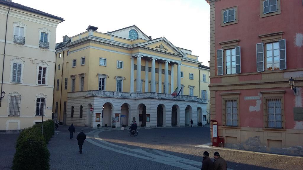 Residenza Teatro Piacenza Exteriör bild